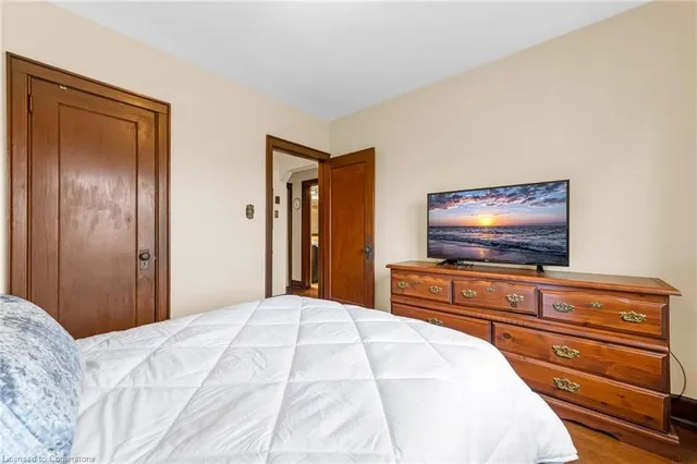 Additional image 22 of 155 Walter Ave