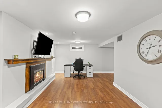 Additional image 28 of 38 BRETT Crt