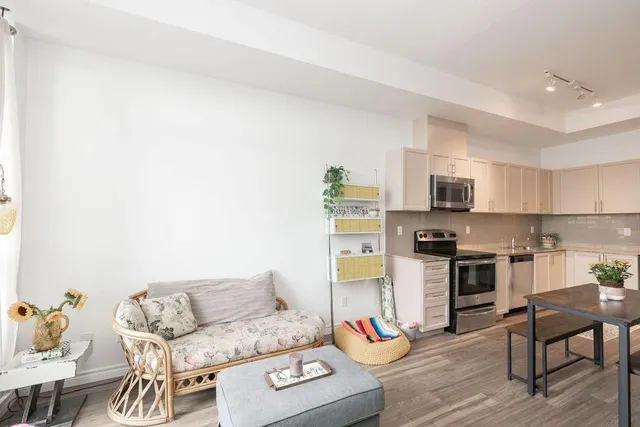 Additional image 12 of 1284 GUELPH Line Unit 417