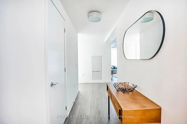 Additional image 5 of 357 King St Unit 809