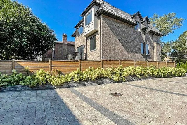 Additional image 36 of 3052 Bayview Ave