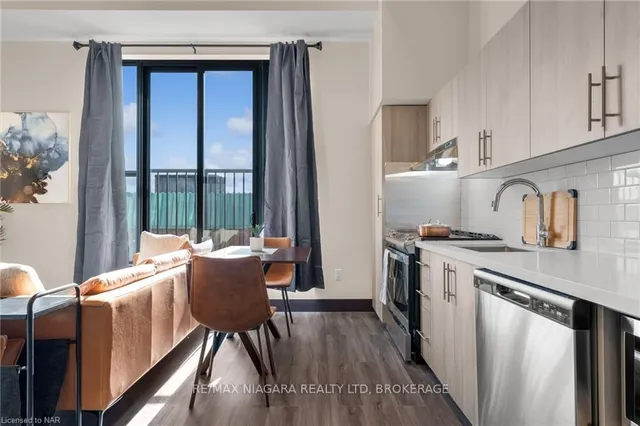 Additional image 23 of 121 KING St Unit 204