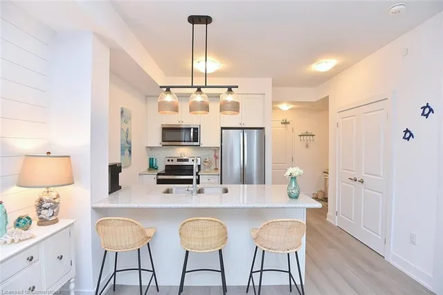 Additional image 13 of 450 Dundas St Unit 707