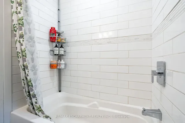 Additional image 19 of 166 Catharine St