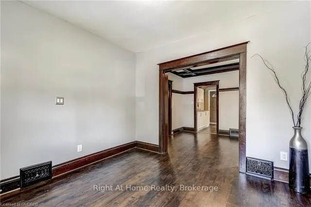 Additional image 8 of 183 ROSSLYN Ave