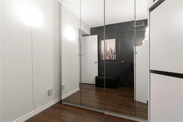 Additional image 23 of 2010 CLEAVER Ave Unit 103