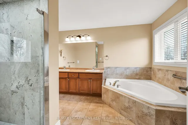 Additional image 20 of 61 Waterford Cres