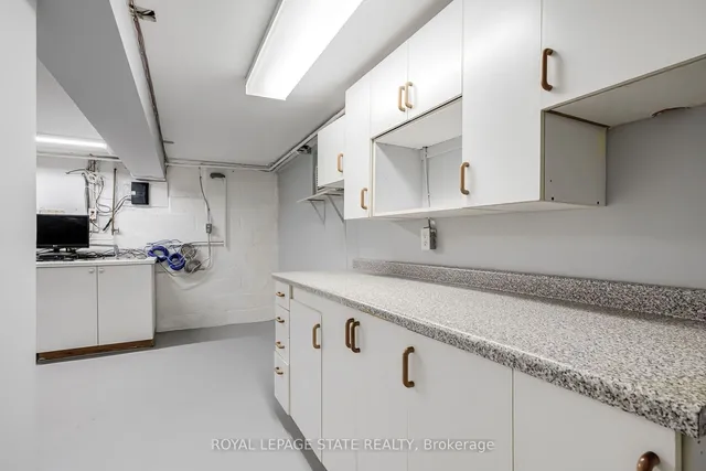 Additional image 33 of 15 Empress Ave