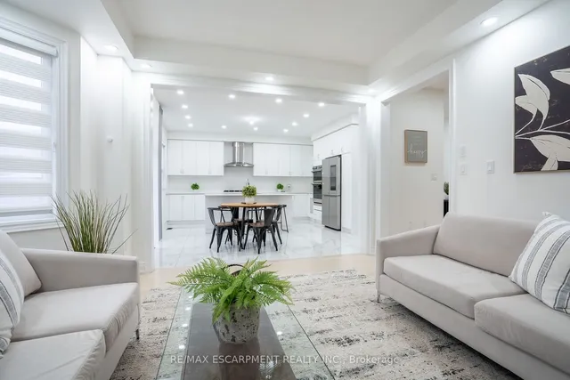 Additional image 12 of 158 Agro St