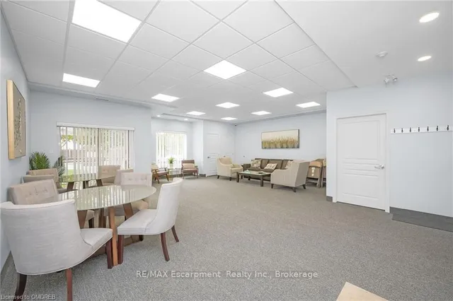 Additional image 36 of 5070 FAIRVIEW St Unit 209