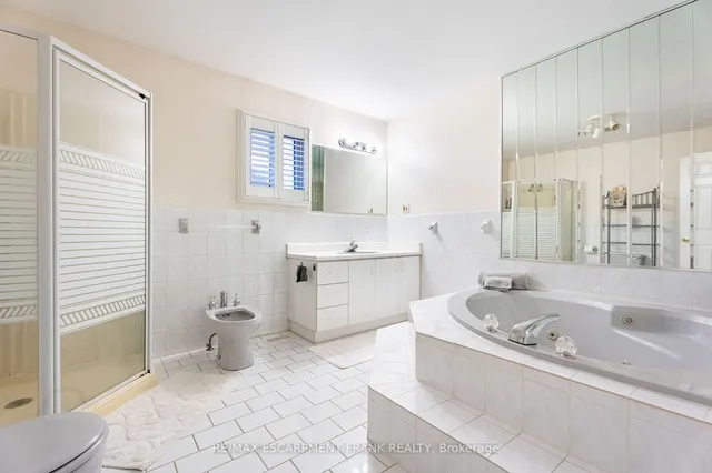 Additional image 19 of 7 GRANDOAKS Dr