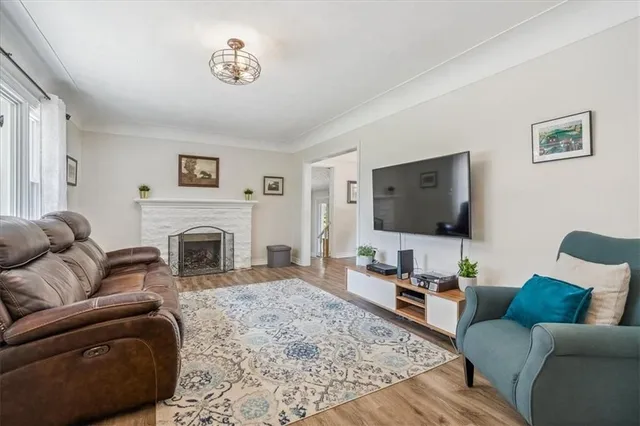 Additional image 5 of 971 BOOTHMAN Ave