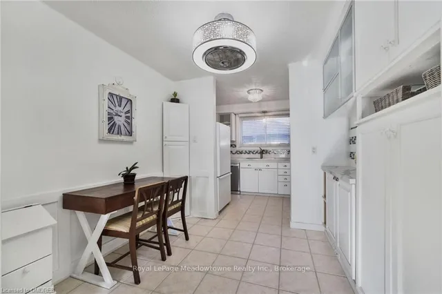 Additional image 10 of 1110 GARTH St Unit 11