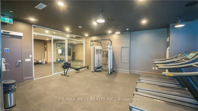 Additional image 17 of 1050 Main St Unit 1114