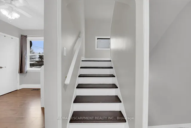 Additional image 17 of 124 EAST 43RD St