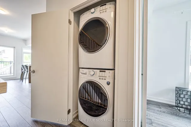 Additional image 17 of 27 SPRUCE PINES Cres