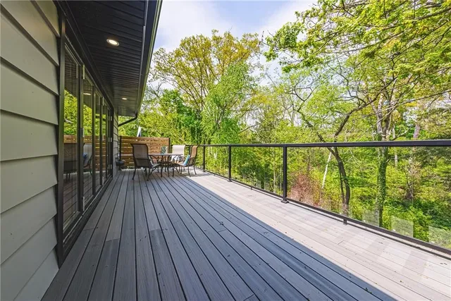 Additional image 38 of 829 FOREST GLEN Ave