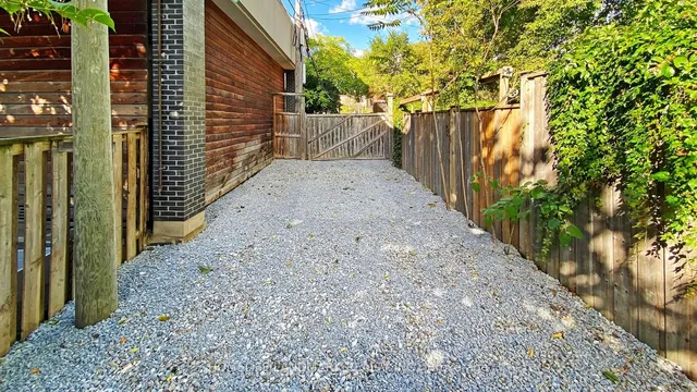 Additional image 36 of 18 Erindale Ave