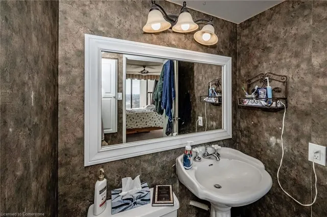 Additional image 41 of 75 Queen St Unit 1501