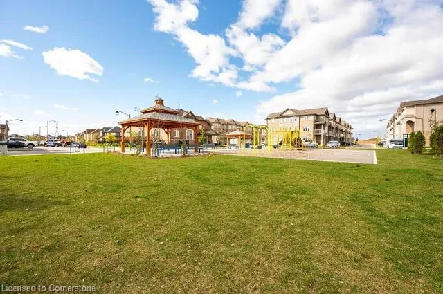 Additional image 39 of 114 Laguna Village Cres