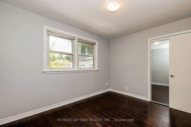 Additional image 17 of 279 ELMWOOD Cres