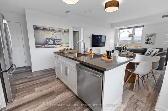 Additional image 4 of 2007 James St Unit 1502