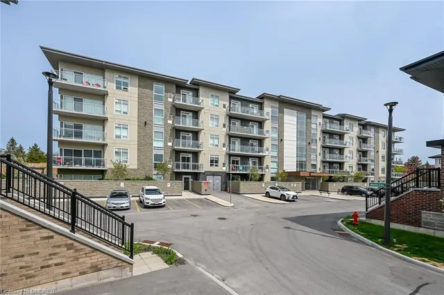 Additional image 3 of 16 Markle Cres Unit 303