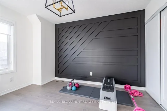 Additional image 32 of 128 FAIREY Cres