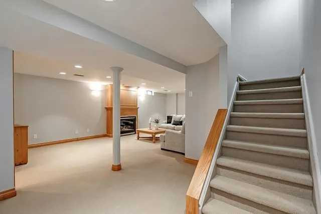 Additional image 30 of 2129 WINDING Way