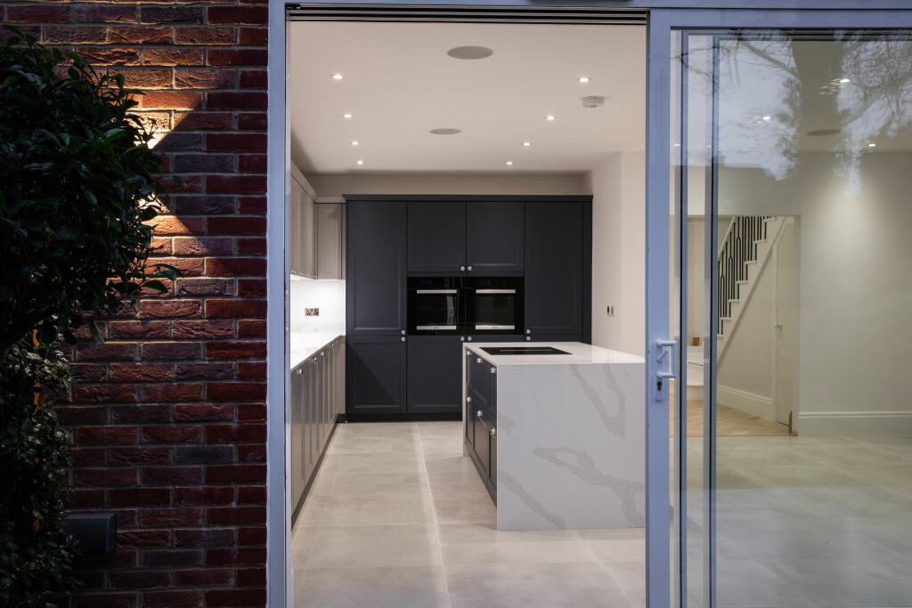 Additional image 7 of Moreton End Lane, Harpenden, AL5