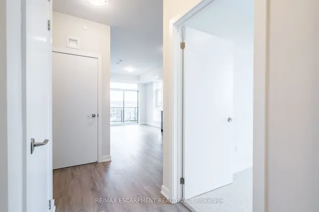 Additional image 9 of 600 North Service Rd Unit 508