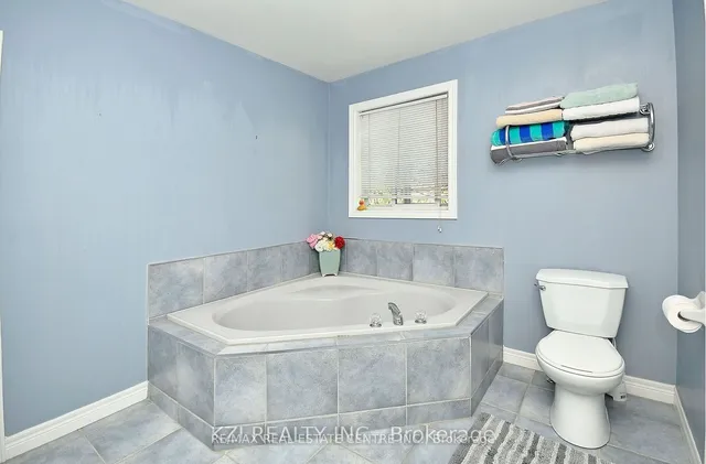 Additional image 32 of 15 Creanona Blvd