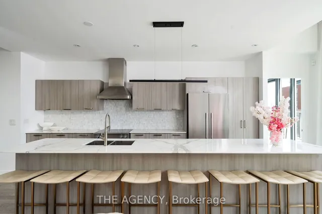 Additional image 17 of 650 King St Unit PH01