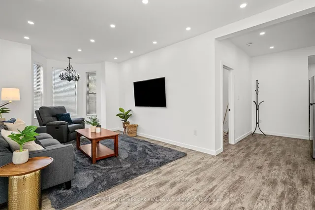 Additional image 21 of 127 Freelton Rd