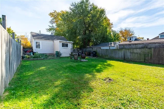 Additional image 27 of 11 Holly Ave