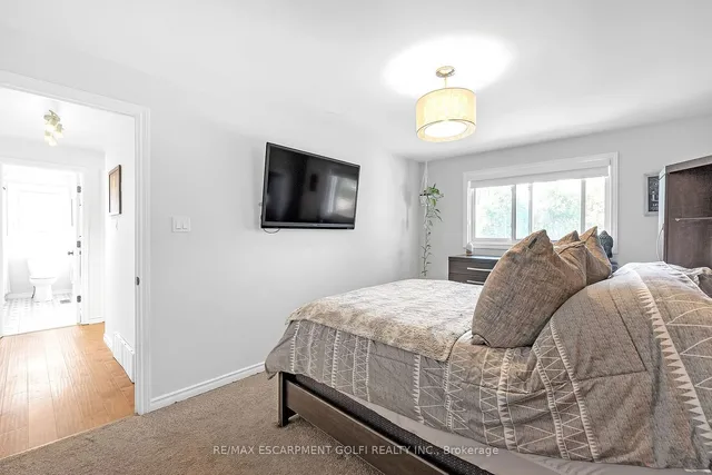 Additional image 19 of 98 FORESTGATE Dr