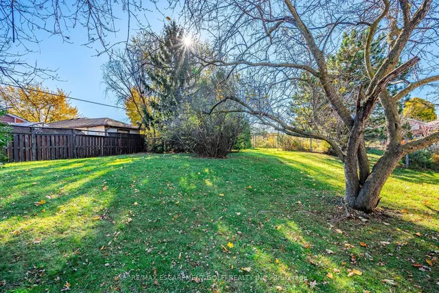 Additional image 33 of 9 Thomson Crt