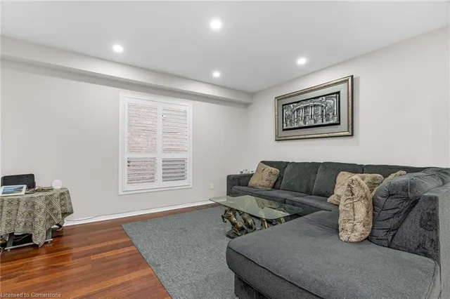 Additional image 5 of 393 Old Mud St