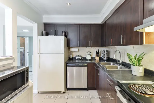 Additional image 18 of 260 John Garland Blvd Unit 244