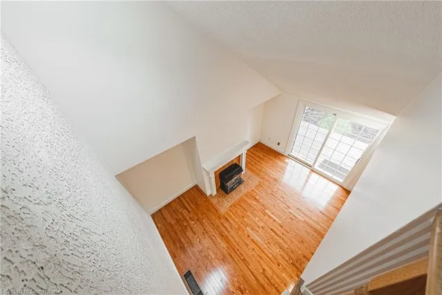 Additional image 13 of 105 Wilson St Unit 17