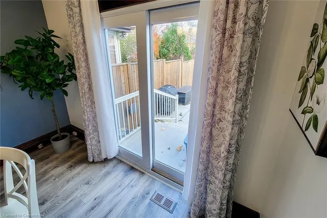 Additional image 17 of 67 Tragina Ave