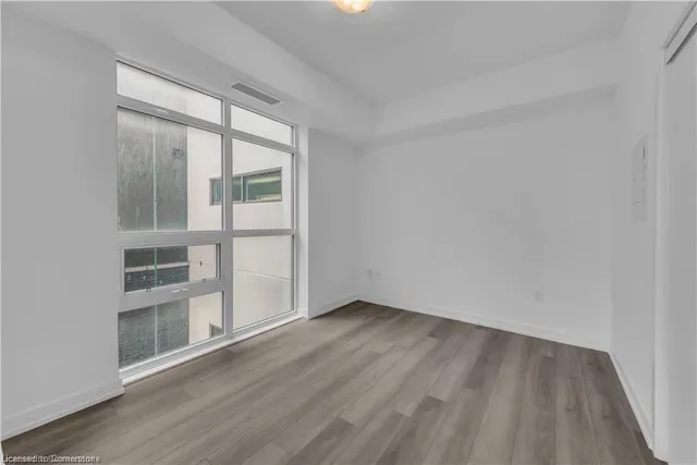 Additional image 9 of 460 Dundas St Unit 406