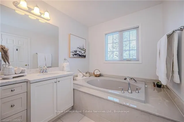 Additional image 21 of 2105 BERWICK Dr Unit 7