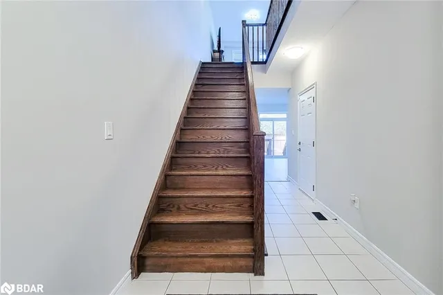 Additional image 5 of 445 Ontario Street South St Unit 2