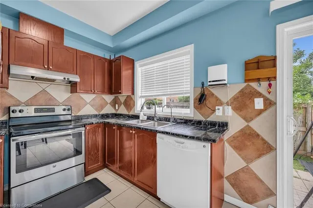 Additional image 7 of 170 Dewitt Rd Unit 17