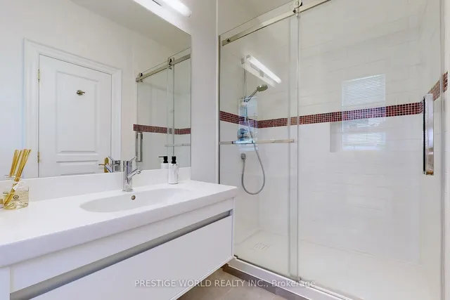 Additional image 25 of 37 Rollscourt Dr