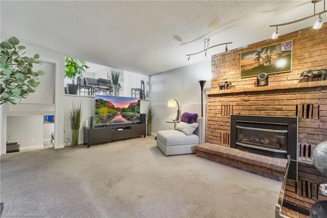 Additional image 31 of 8 Muscot Dr