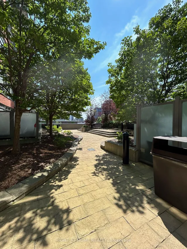 Additional image 25 of 38 Joe Shuster Way Unit 318