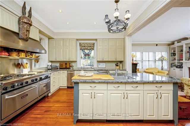 Additional image 15 of 103 THOMAS St