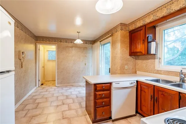 Additional image 12 of 555 LETITIA Crt